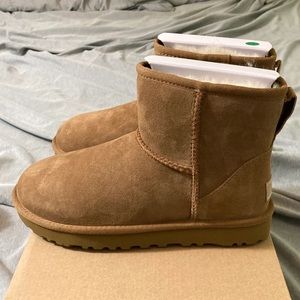 UGG Classic Mini Boot
